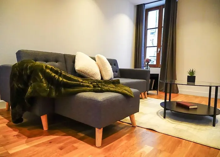 Le Rive Hugo • Elegance & Art De Vivre